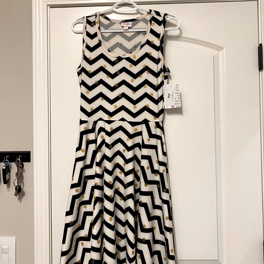 NWT LuLaRoe Nicki Dress - Chevron and Sparkle and Pockets!!